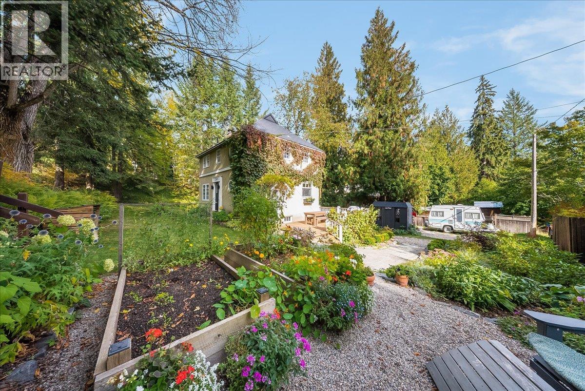 1760 Park Street, Rossland, British Columbia  V0G 1Y0 - Photo 37 - 10402673
