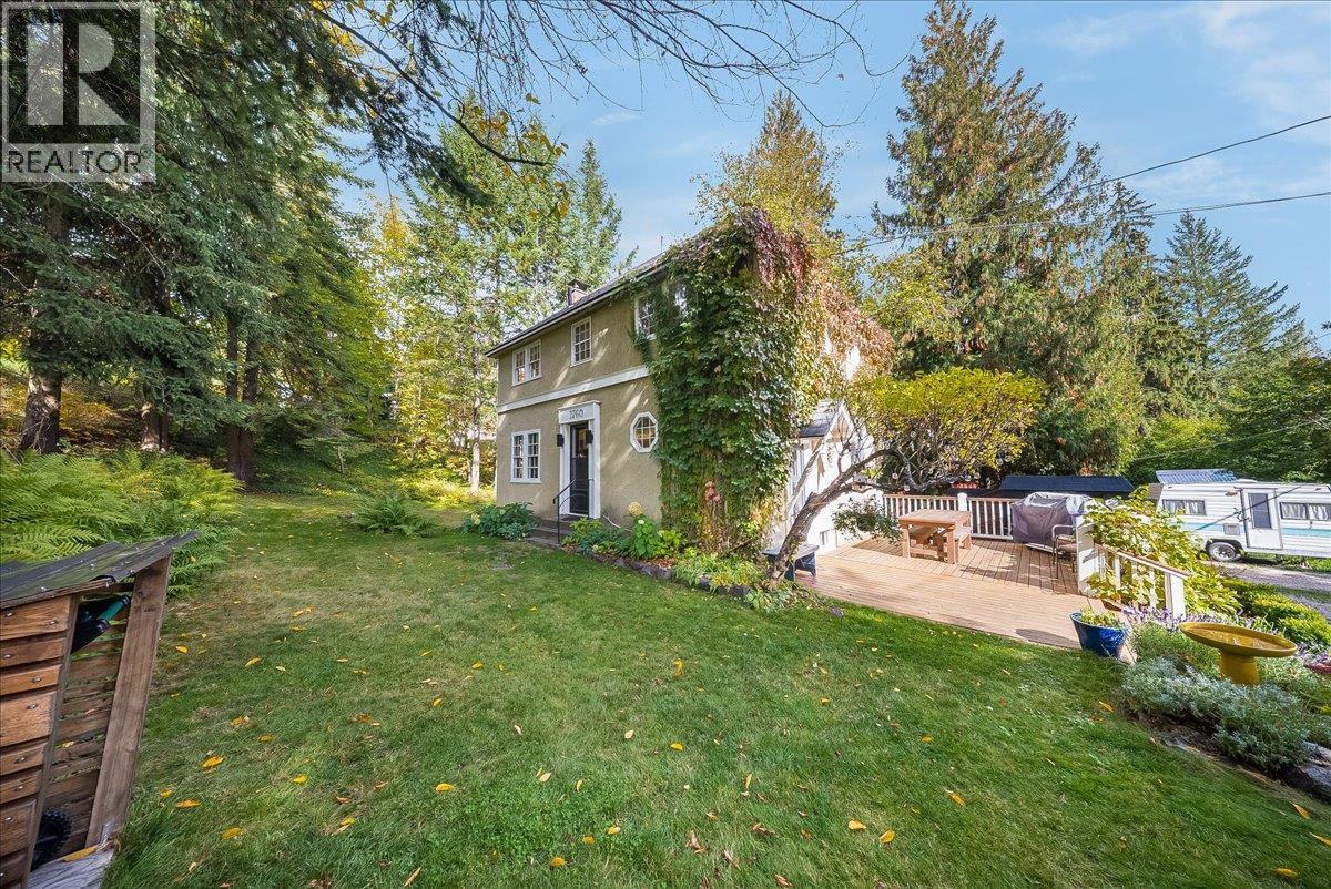 1760 Park Street, Rossland, British Columbia  V0G 1Y0 - Photo 5 - 10402673