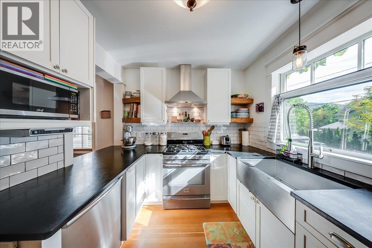 1760 Park Street, Rossland, British Columbia  V0G 1Y0 - Photo 7 - 10402673