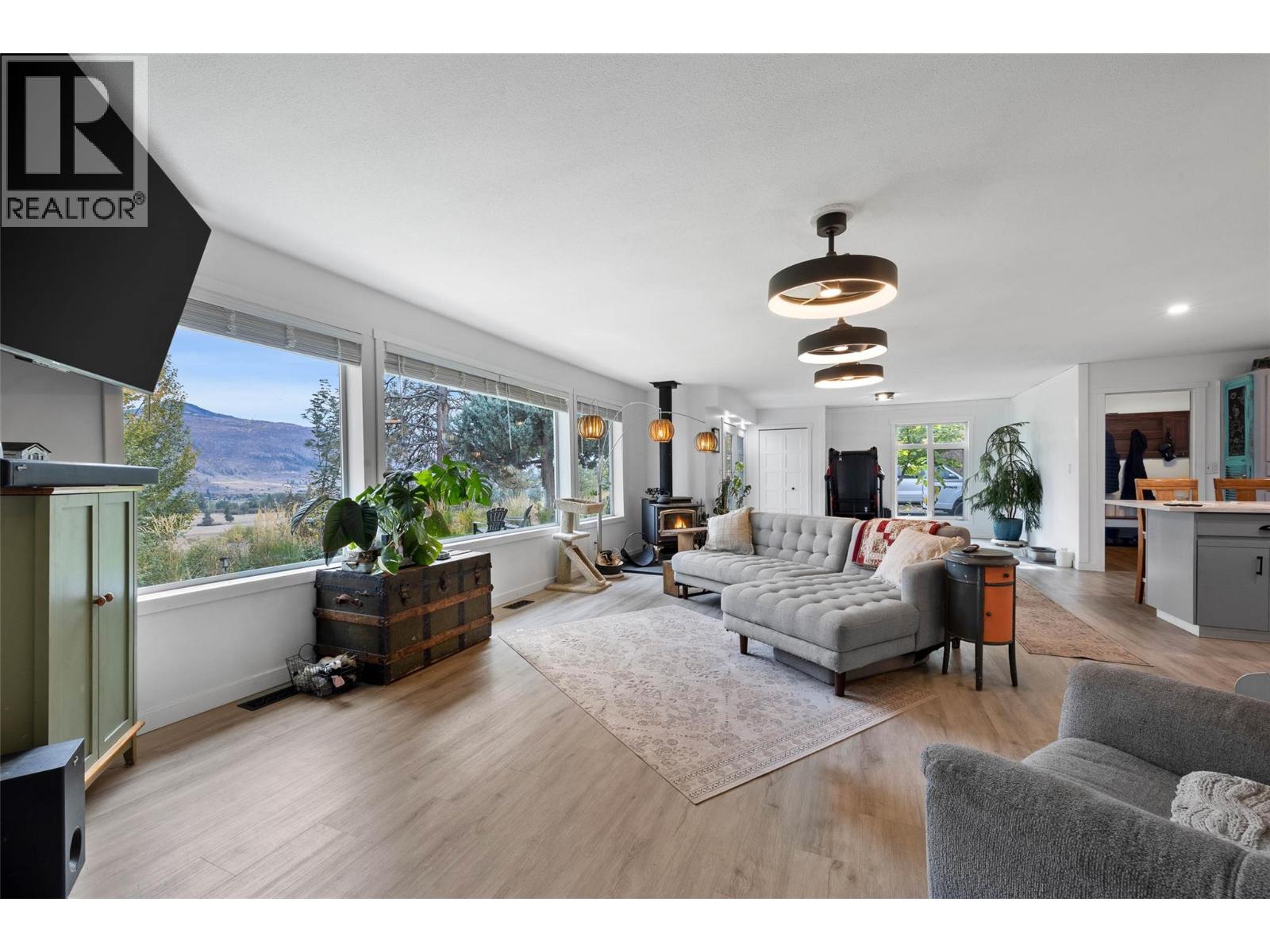 850 Inskip Road, Kamloops, British Columbia  V2B 8N7 - Photo 10 - 10396047