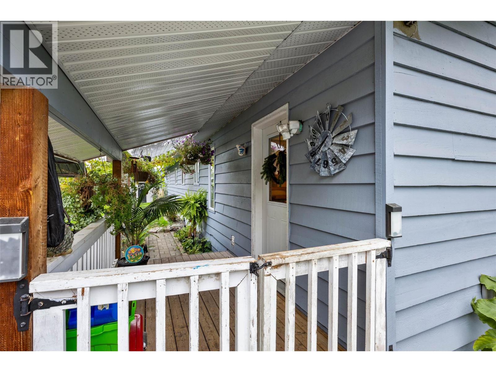 850 Inskip Road, Kamloops, British Columbia  V2B 8N7 - Photo 4 - 10396047