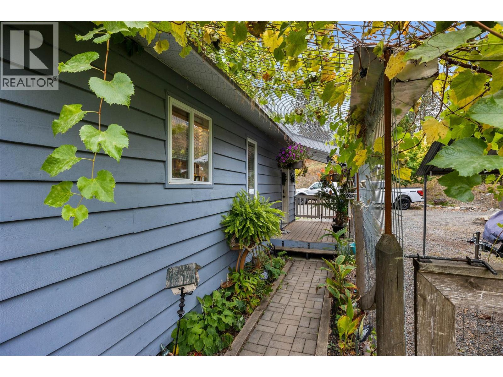 850 Inskip Road, Kamloops, British Columbia  V2B 8N7 - Photo 5 - 10396047