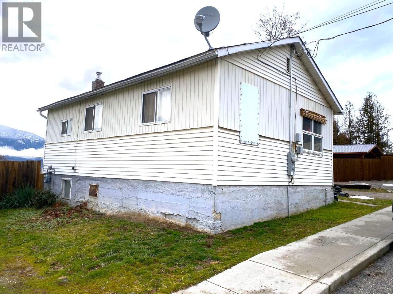 229 9th  S Avenue, Creston, British Columbia  V0B 1G3 - Photo 6 - 10402660