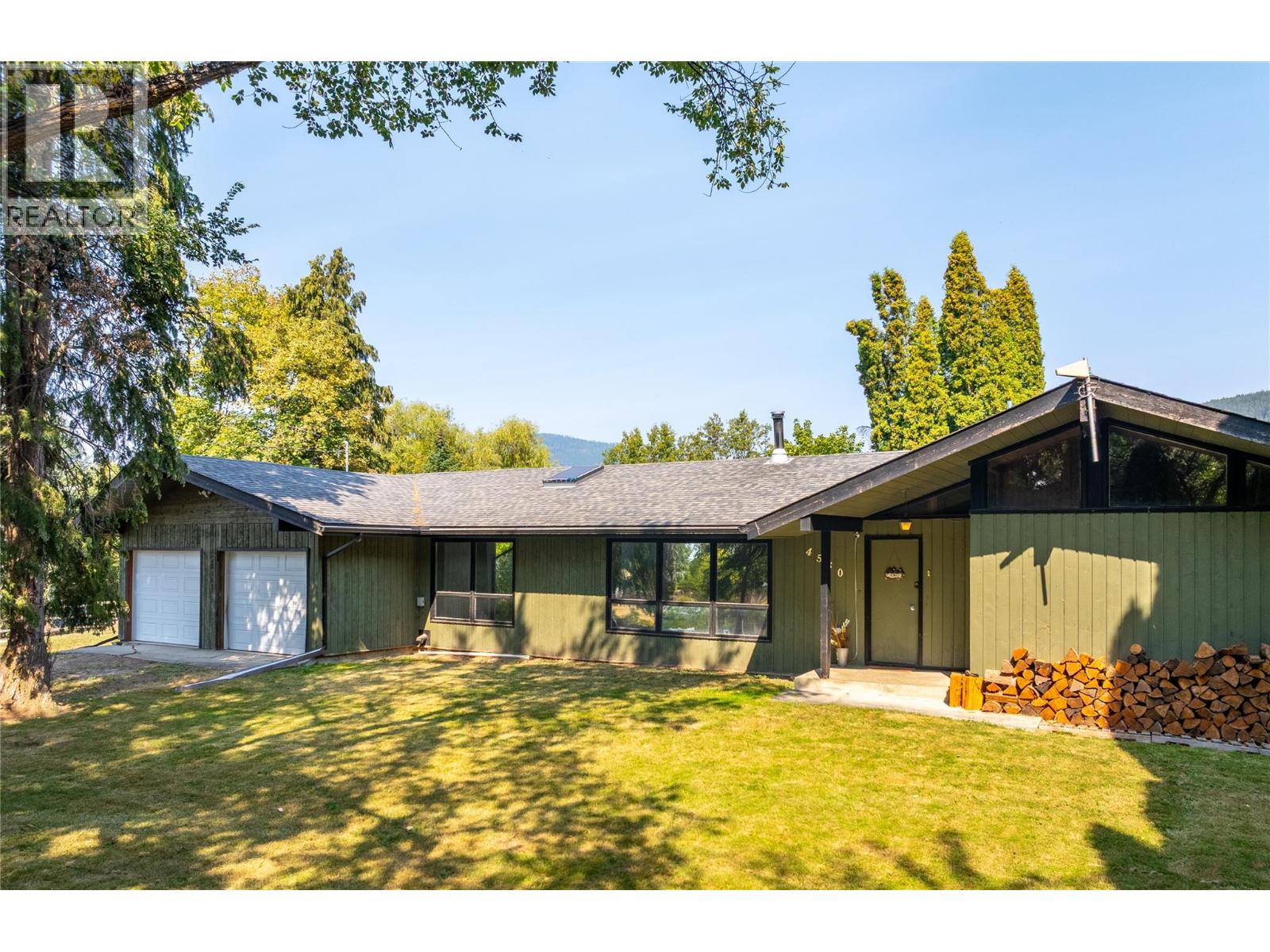 4580 44th Street, Canyon, British Columbia  V0B 1C1 - Photo 1 - 10402470