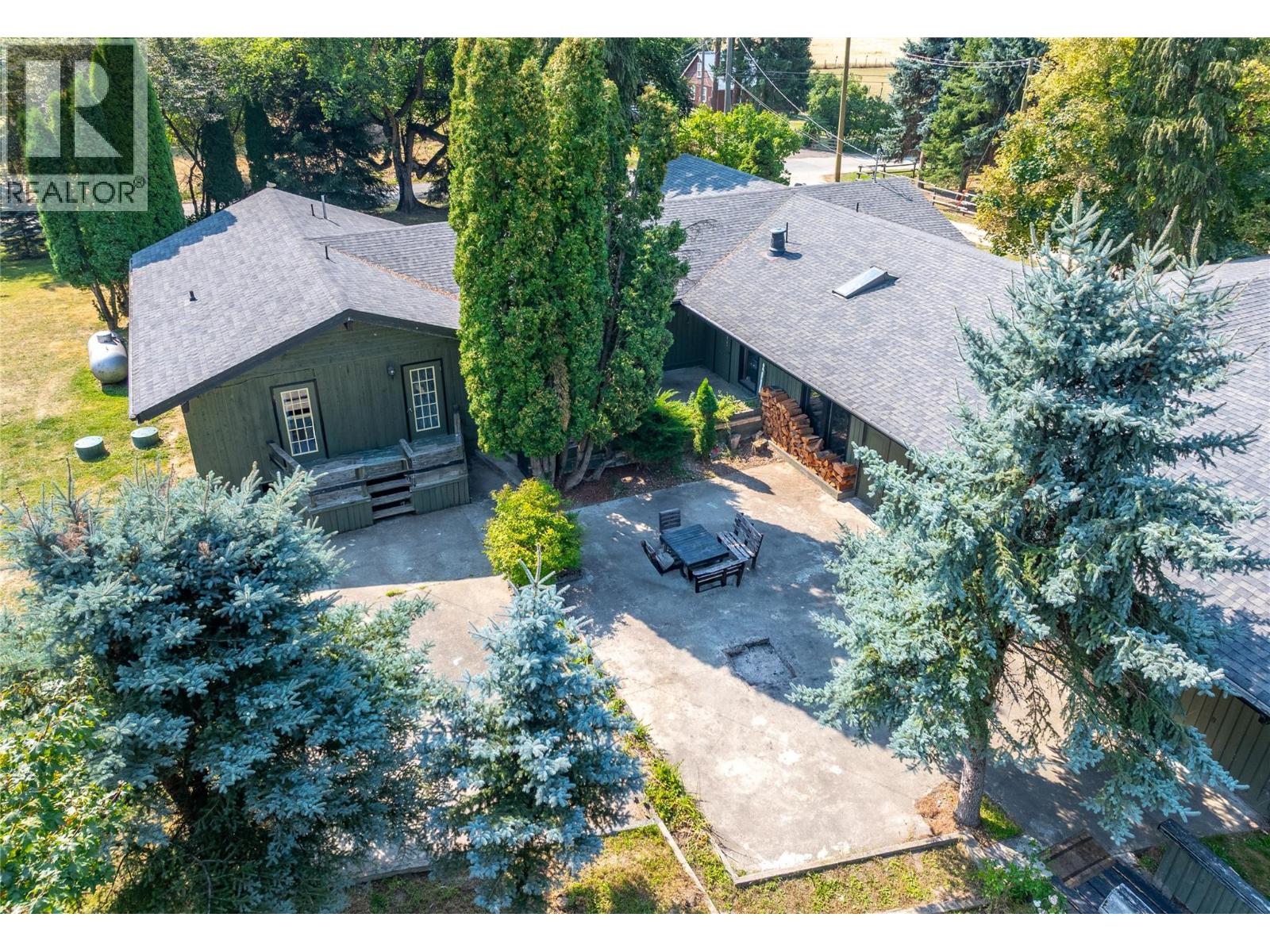 4580 44th Street, Canyon, British Columbia  V0B 1C1 - Photo 5 - 10402470