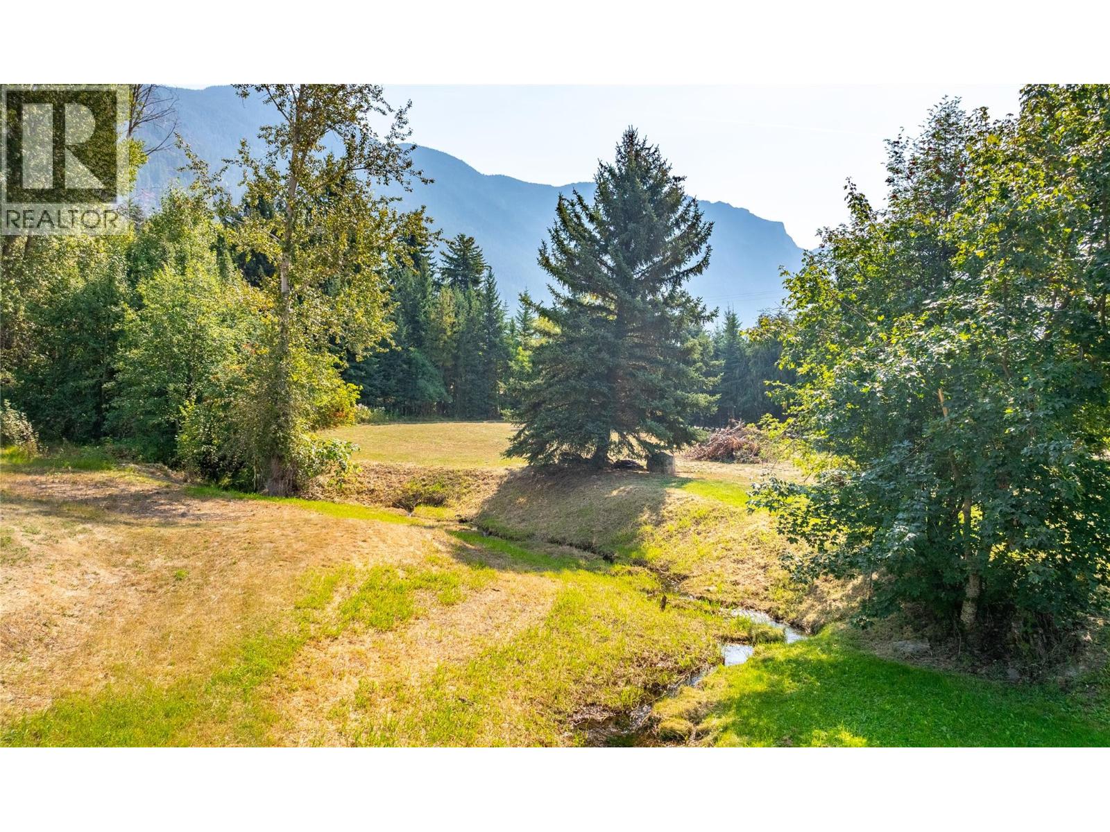 4580 44th Street, Canyon, British Columbia  V0B 1C1 - Photo 9 - 10402470