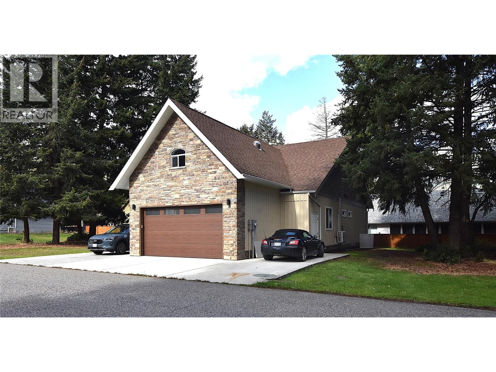 430 Hummingbird Avenue, Vernon, British Columbia  V1H 2A1 - Photo 3 - 10402702