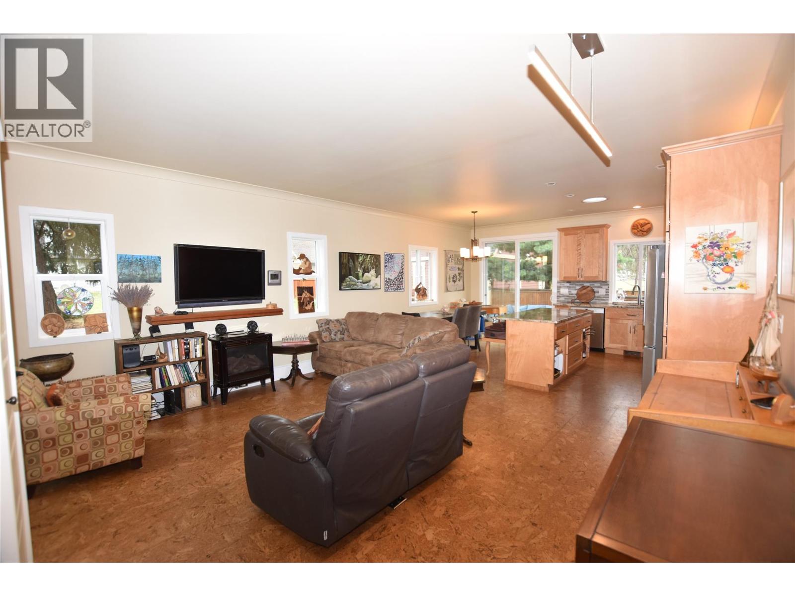 430 Hummingbird Avenue, Vernon, British Columbia  V1H 2A1 - Photo 7 - 10402702
