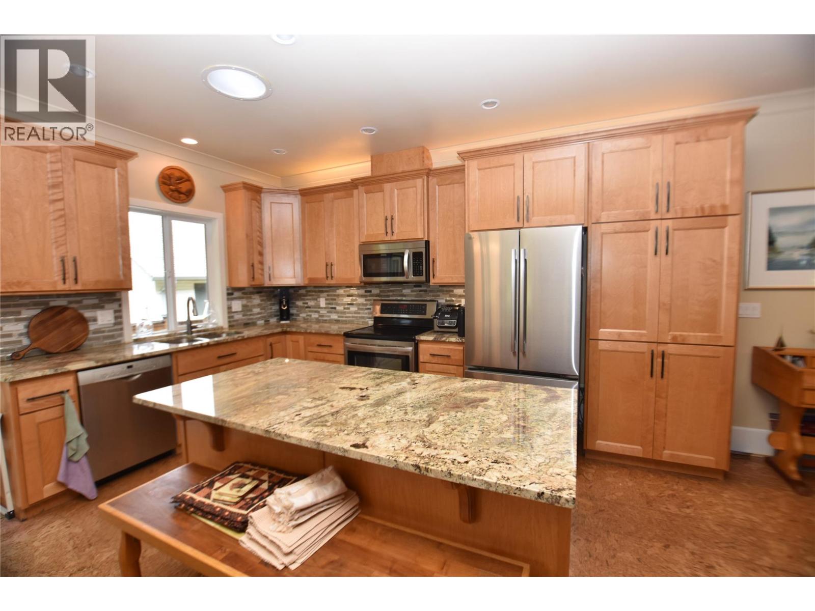 430 Hummingbird Avenue, Vernon, British Columbia  V1H 2A1 - Photo 9 - 10402702