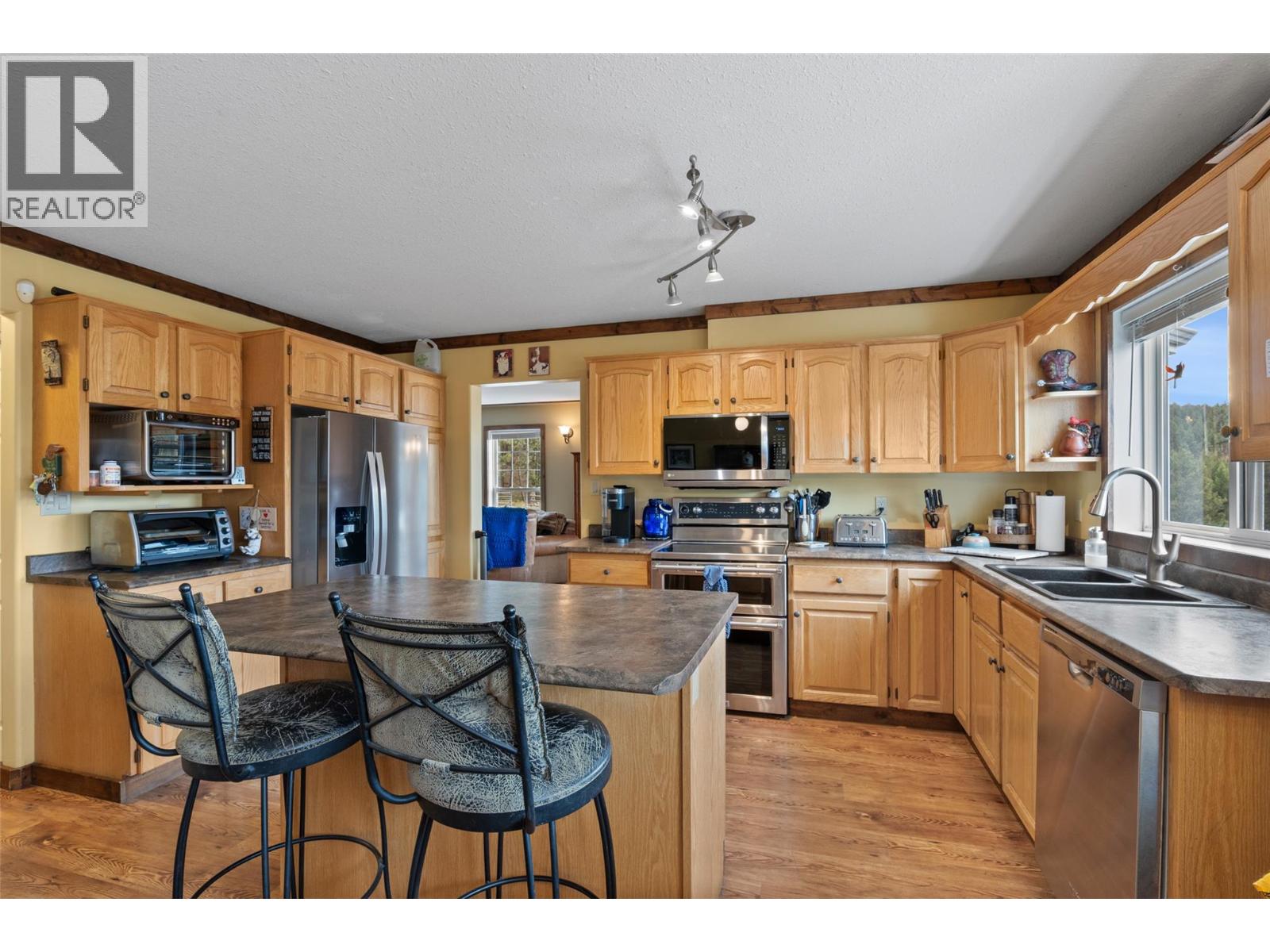 5809 Beech Road, Merritt, British Columbia  V1K 1M6 - Photo 7 - 10402485