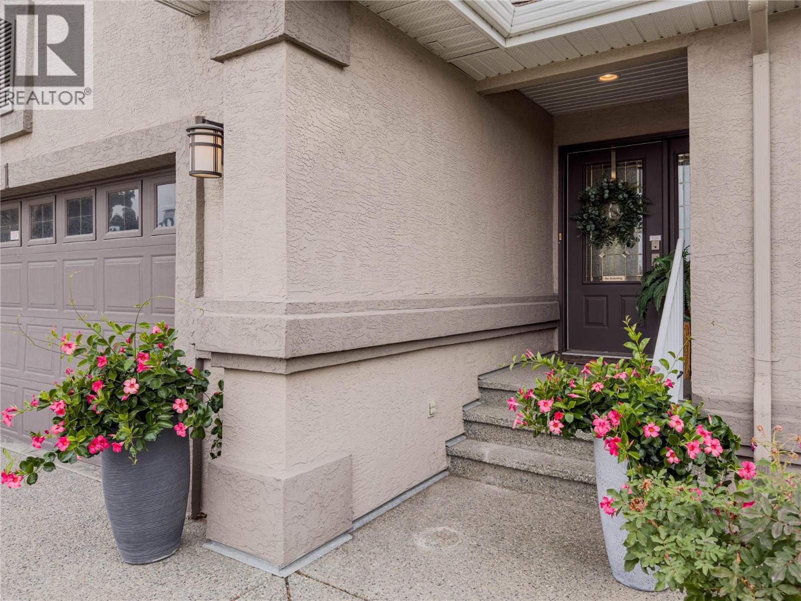 101 Coppertree Court, Kamloops, British Columbia  V2E 2N4 - Photo 2 - 10402364