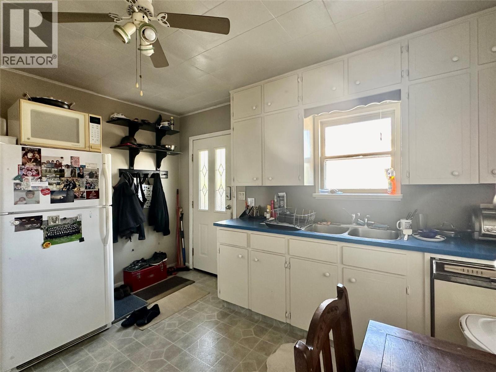5952 Okanagan Street, Oliver, British Columbia  V0H 1T0 - Photo 4 - 10400078
