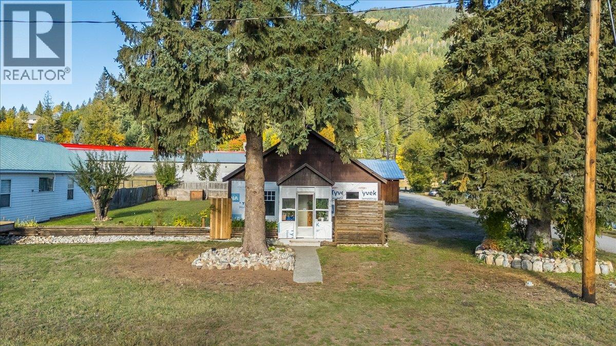 514 Davies Avenue, Salmo, British Columbia  V0G 1Z0 - Photo 13 - 10402583