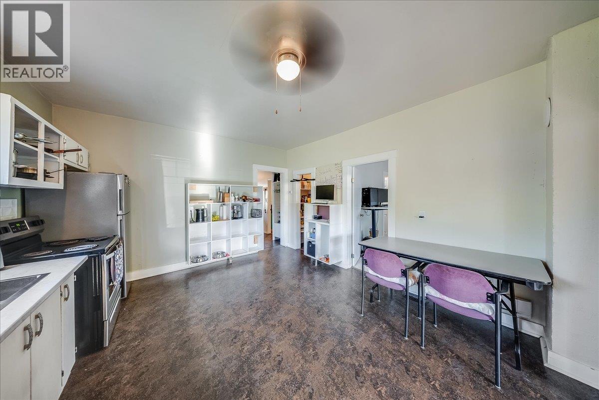 514 Davies Avenue, Salmo, British Columbia  V0G 1Z0 - Photo 22 - 10402583