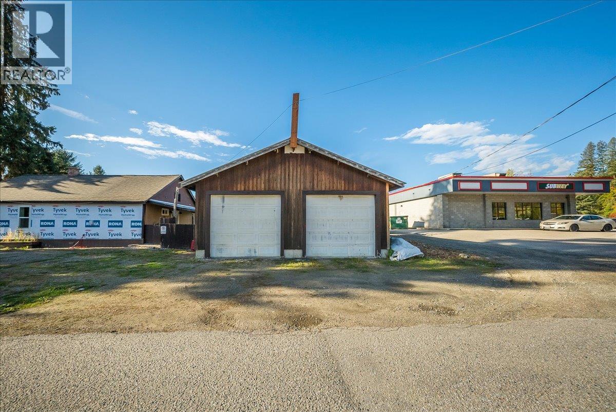 514 Davies Avenue, Salmo, British Columbia  V0G 1Z0 - Photo 9 - 10402583