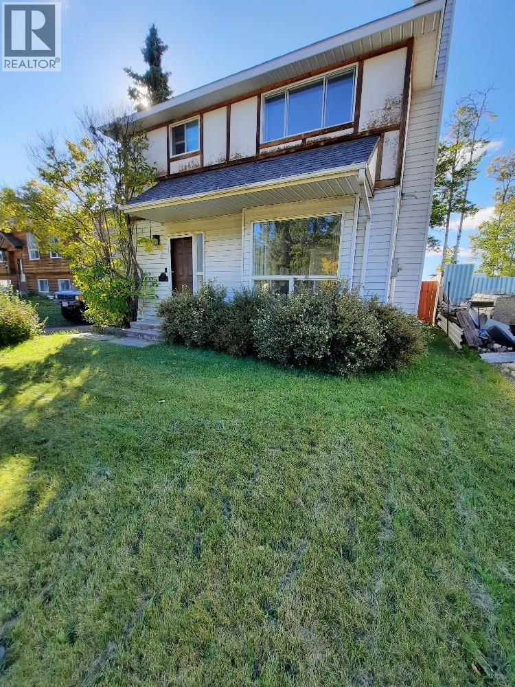 52 Wolverine Place, Tumbler Ridge, British Columbia  V0C 2W0 - Photo 1 - 10402757