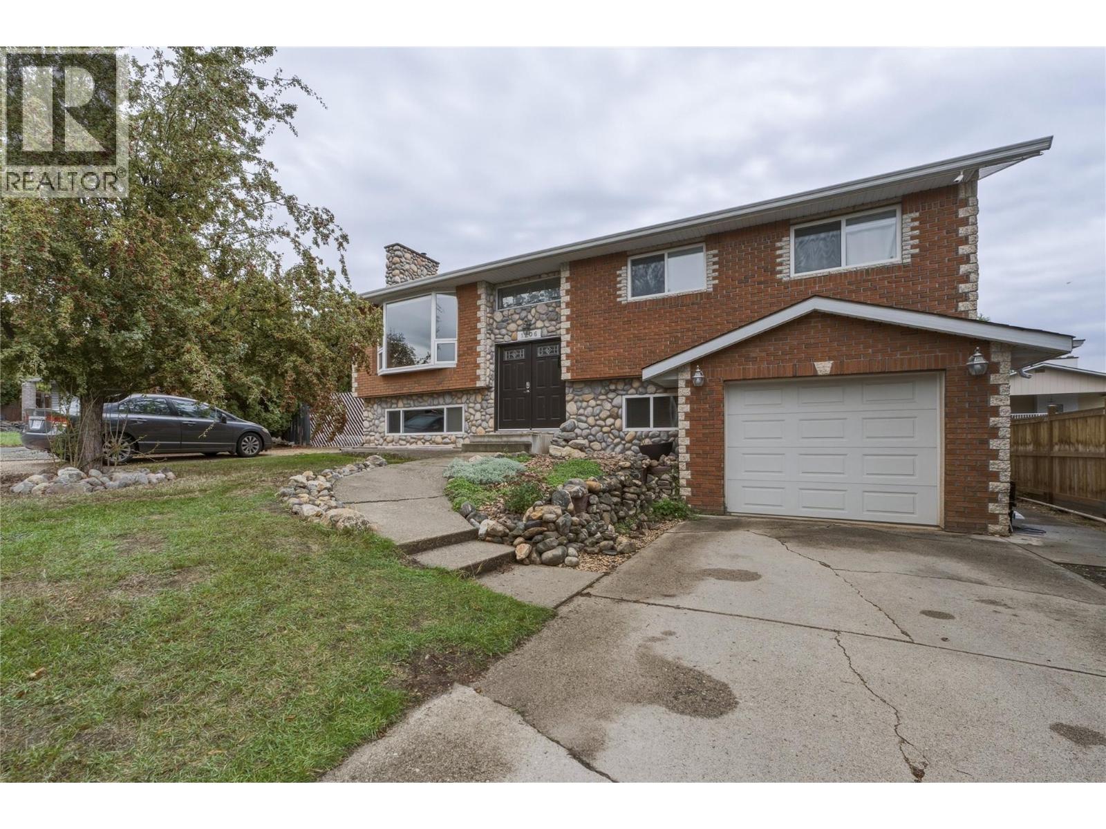 1206 39b Avenue, Vernon, British Columbia  V1T 7K4 - Photo 1 - 10402747