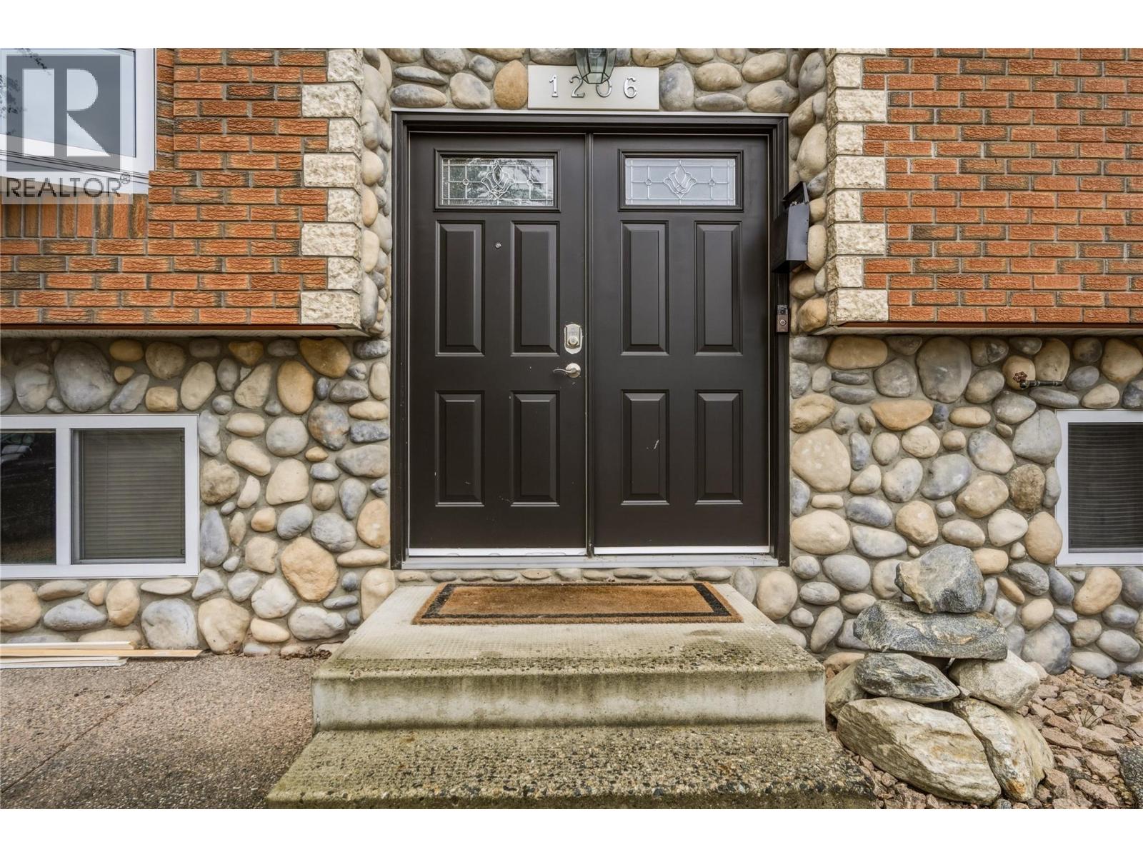 1206 39b Avenue, Vernon, British Columbia  V1T 7K4 - Photo 2 - 10402747