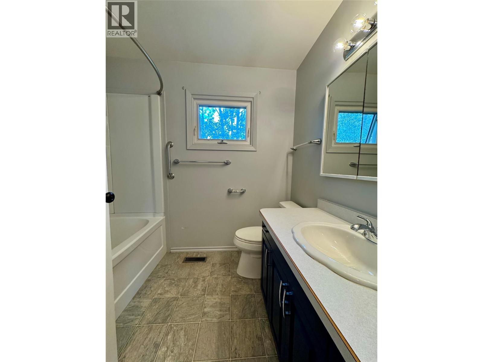 3074 208 Road, Dawson Creek, British Columbia  V1G 0C3 - Photo 13 - 10402653