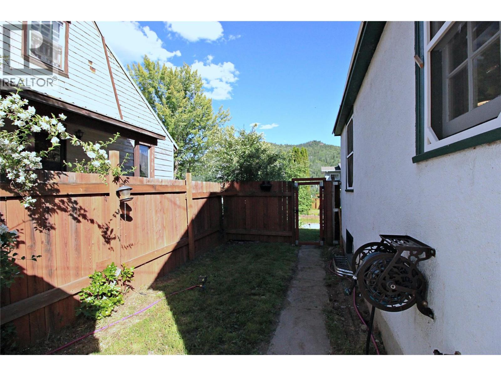 865 Kipling Street, Warfield, British Columbia  V1R 2A5 - Photo 32 - 10402746