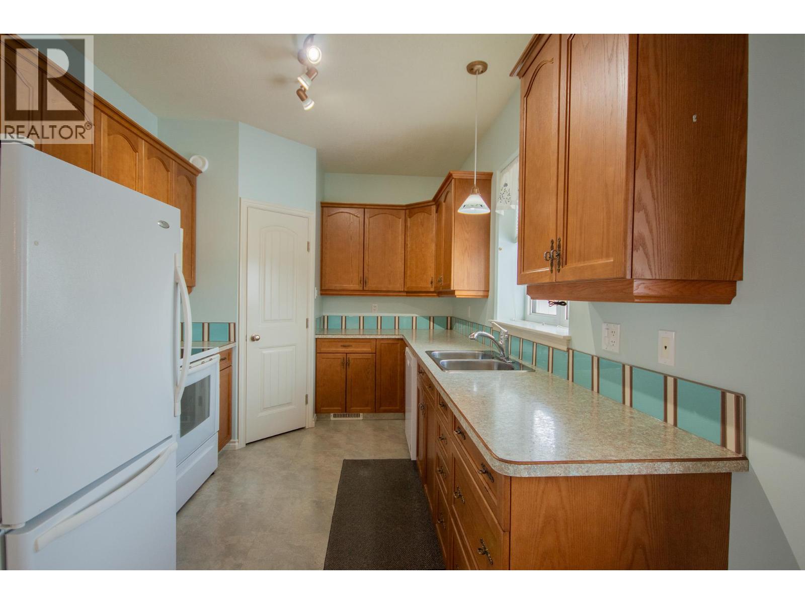 11001 17 Street Unit# 1, Dawson Creek, British Columbia  V1G 0B7 - Photo 2 - 10402766