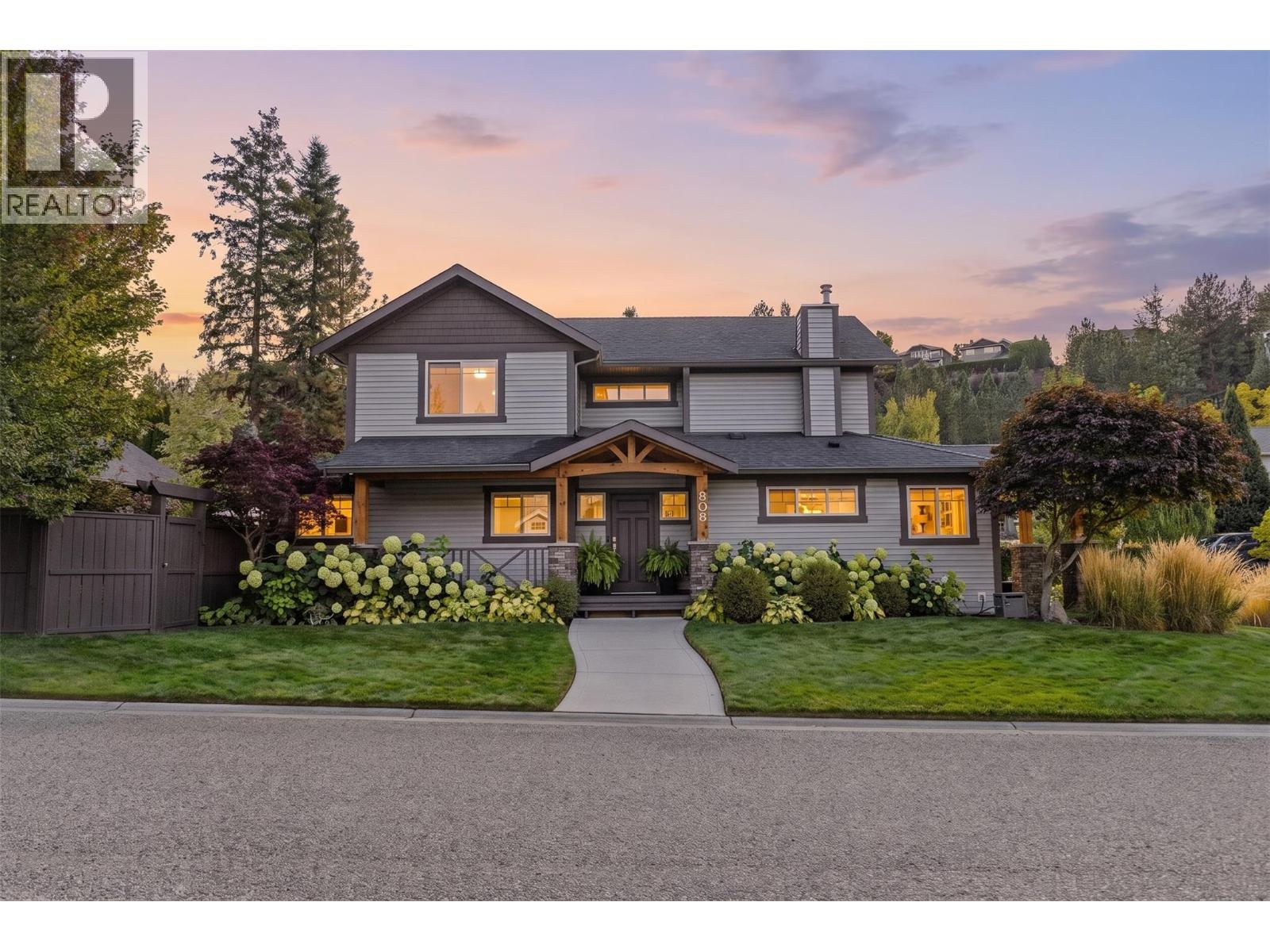 905 Paret Crescent, Kelowna, British Columbia  V1W 4X8 - Photo 2 - 10402275