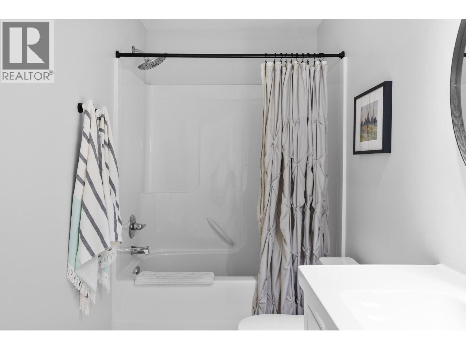 905 Paret Crescent, Kelowna, British Columbia  V1W 4X8 - Photo 39 - 10402275