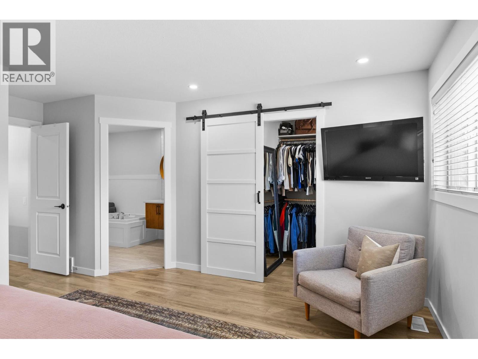 905 Paret Crescent, Kelowna, British Columbia  V1W 4X8 - Photo 43 - 10402275