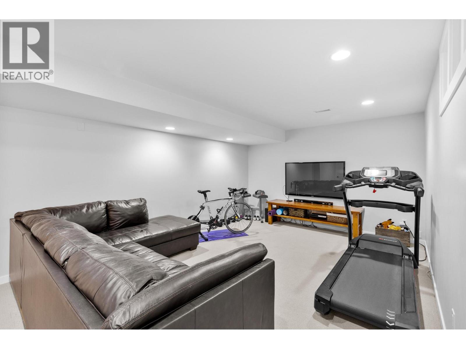 905 Paret Crescent, Kelowna, British Columbia  V1W 4X8 - Photo 48 - 10402275