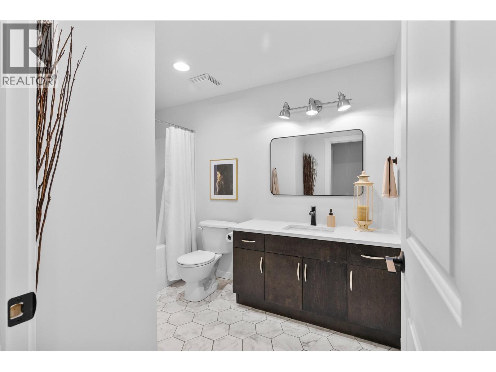 905 Paret Crescent, Kelowna, British Columbia  V1W 4X8 - Photo 52 - 10402275