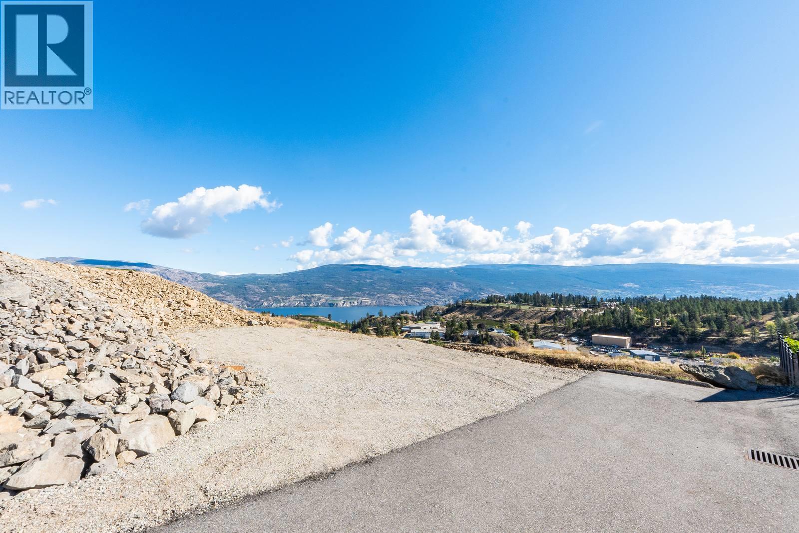 17523 Sanborn Street, Summerland, British Columbia  V0H 1Z3 - Photo 3 - 10402473
