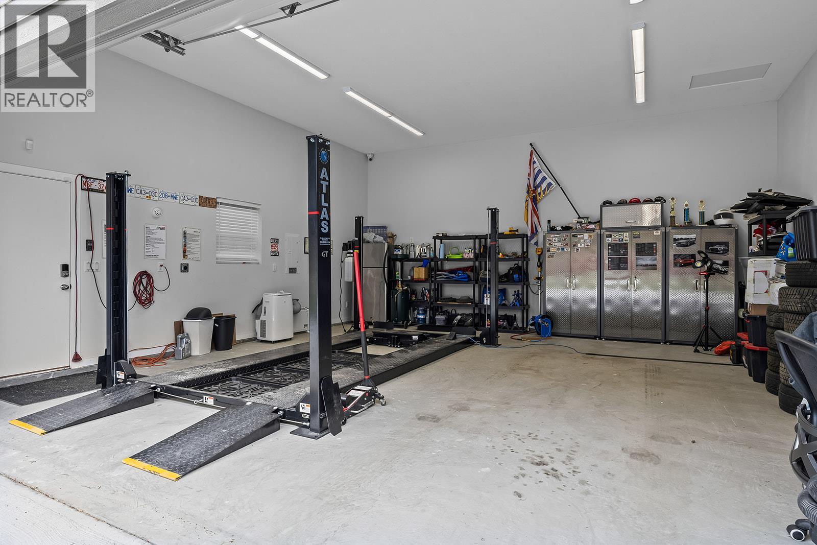 7151 Dunwaters Road, Kelowna, British Columbia  V1Z 3W5 - Photo 38 - 10402675