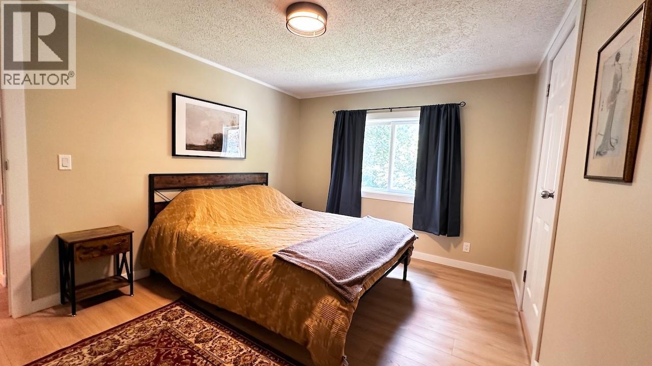 811 Victoria Street, New Denver, British Columbia  V0G 1S0 - Photo 2 - 10402645