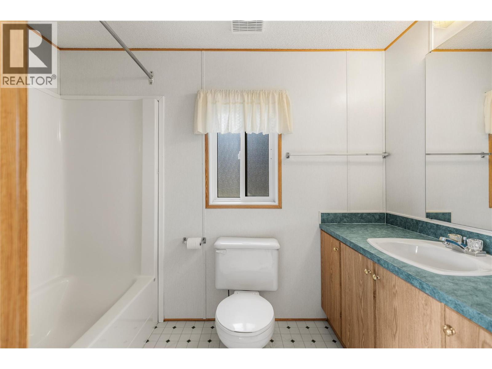 5694 97 Highway, Falkland, British Columbia  V0E 1W0 - Photo 18 - 10402786