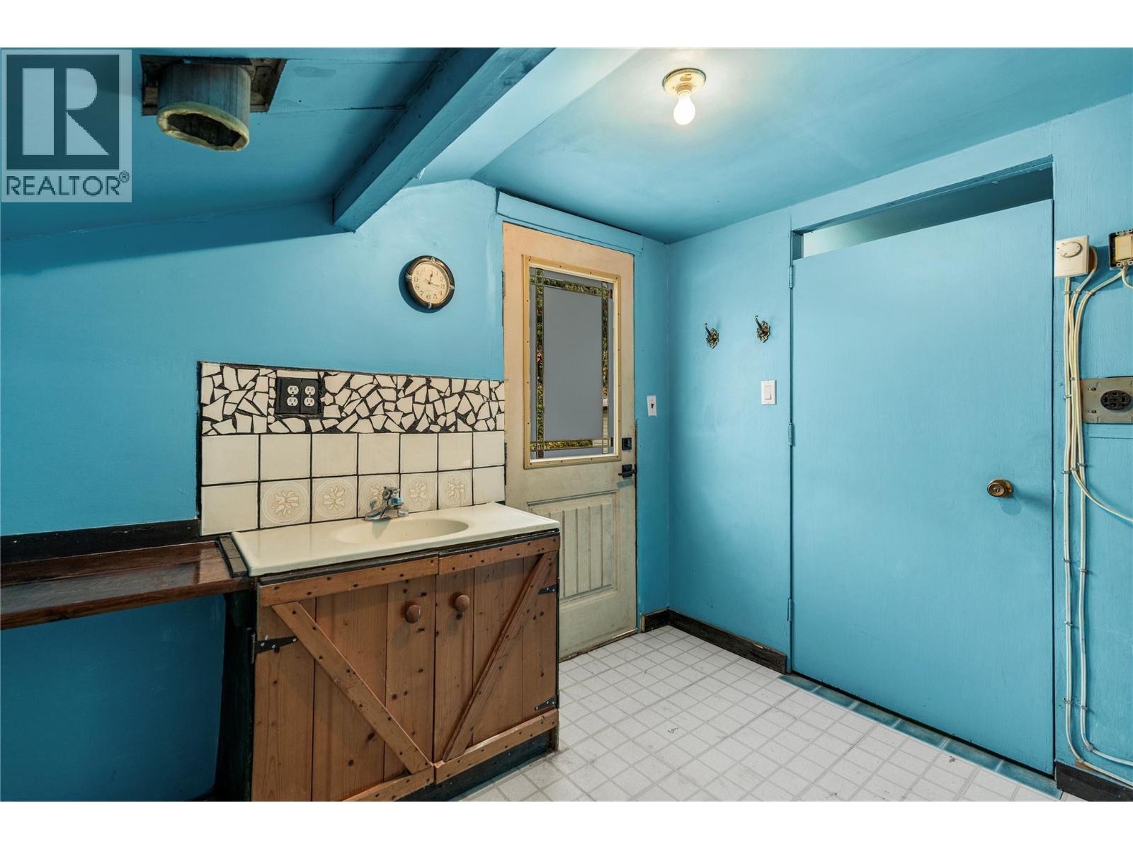 5694 97 Highway, Falkland, British Columbia  V0E 1W0 - Photo 26 - 10402786
