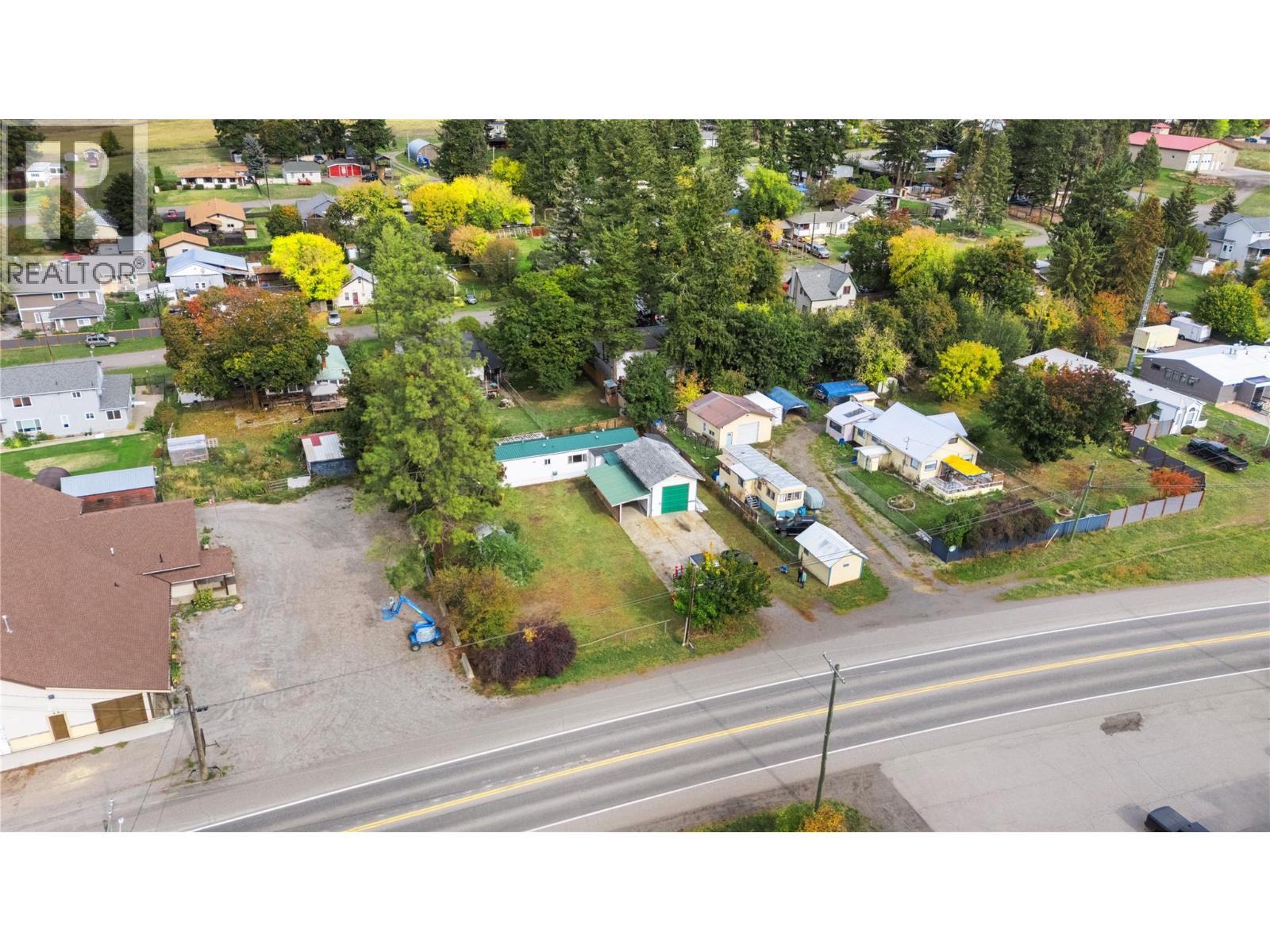 5694 97 Highway, Falkland, British Columbia  V0E 1W0 - Photo 4 - 10402786
