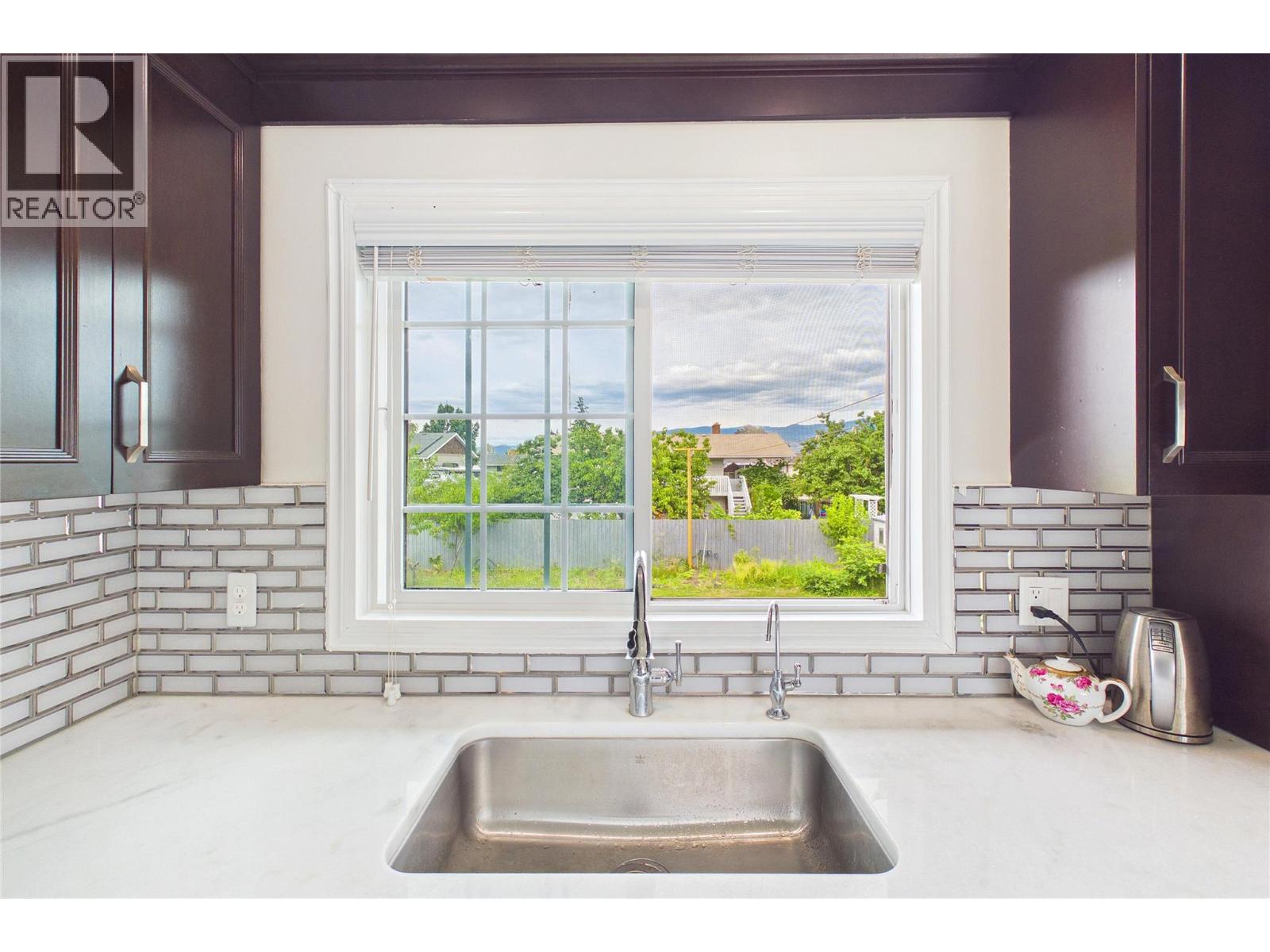 610 Ziprick Road, Kelowna, British Columbia  V1X 5R5 - Photo 3 - 10402691