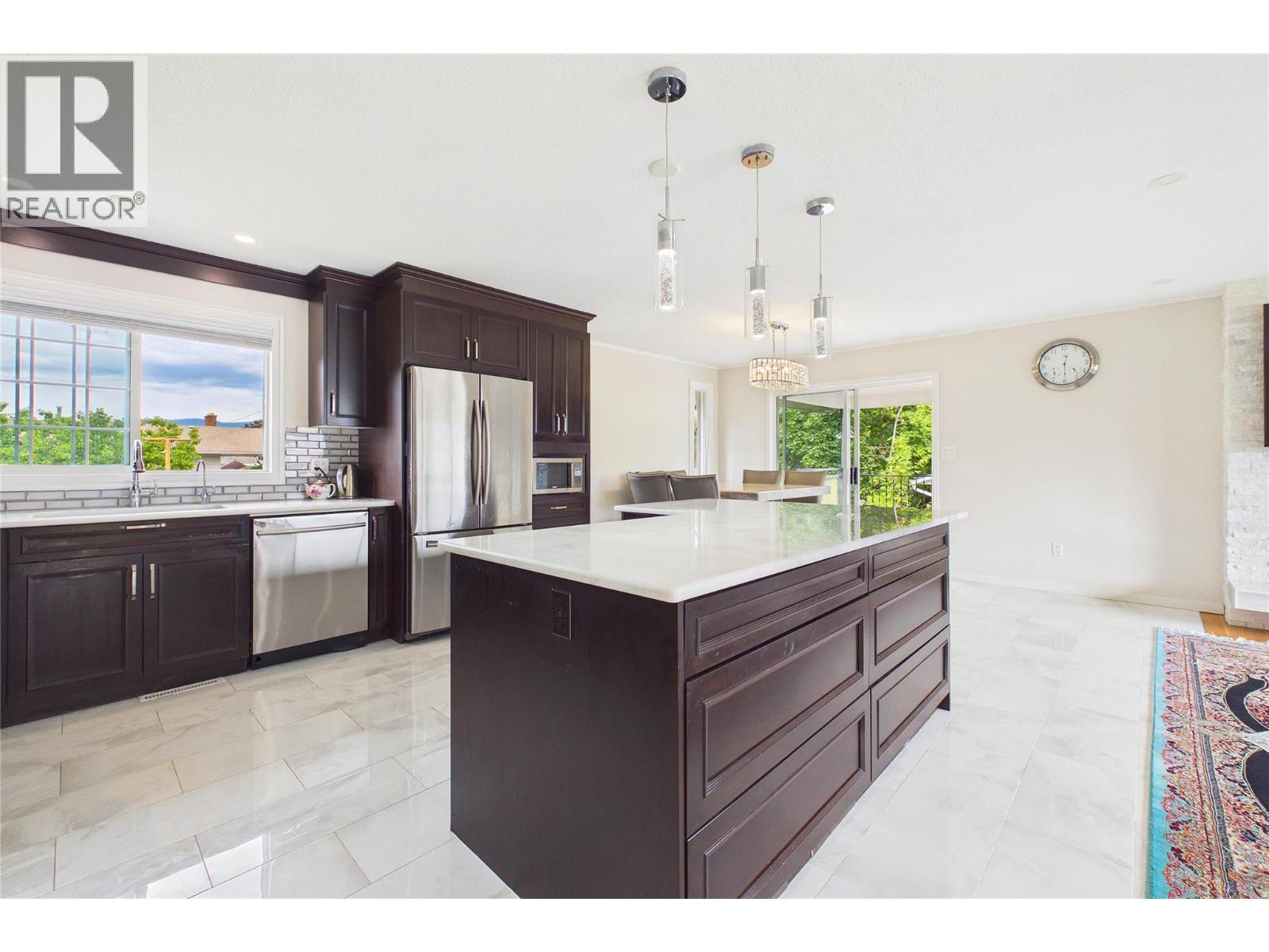 610 Ziprick Road, Kelowna, British Columbia  V1X 5R5 - Photo 4 - 10402691