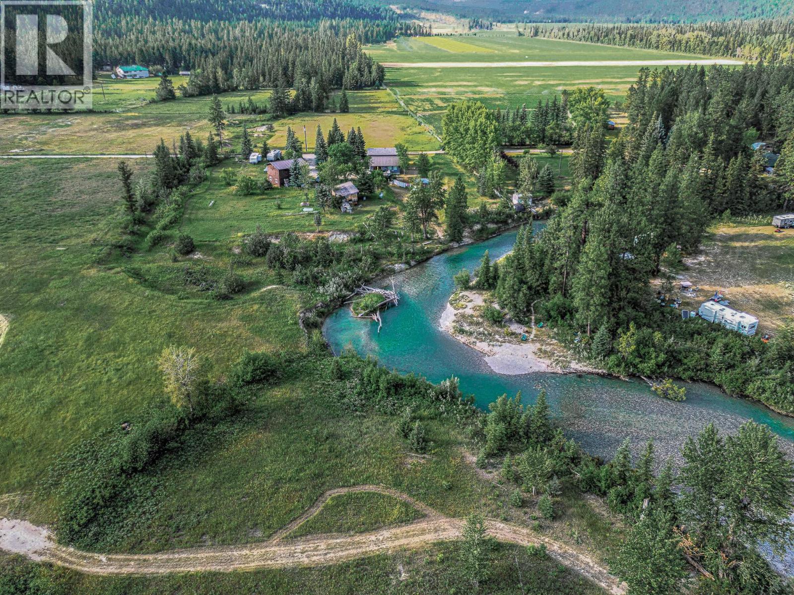 3560 Island Pond Road, Skookumchuck, British Columbia  V0B 2E0 - Photo 1 - 10402688