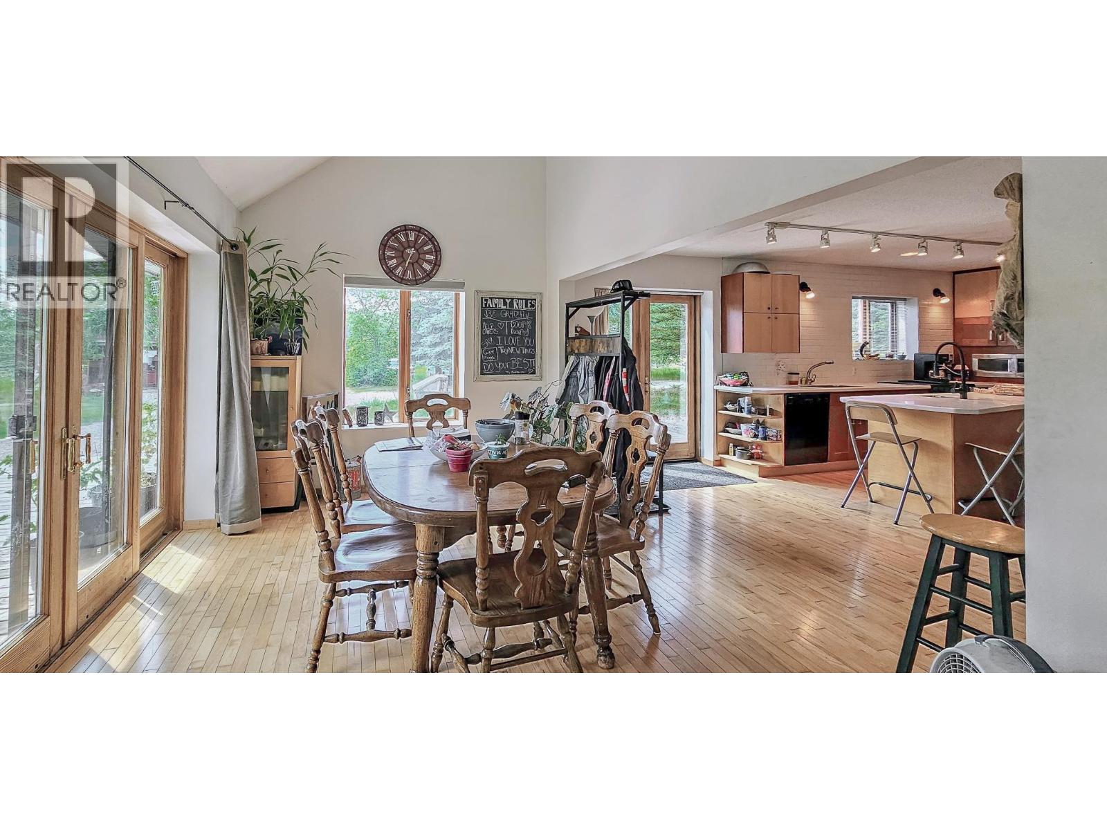 3560 Island Pond Road, Skookumchuck, British Columbia  V0B 2E0 - Photo 14 - 10402688