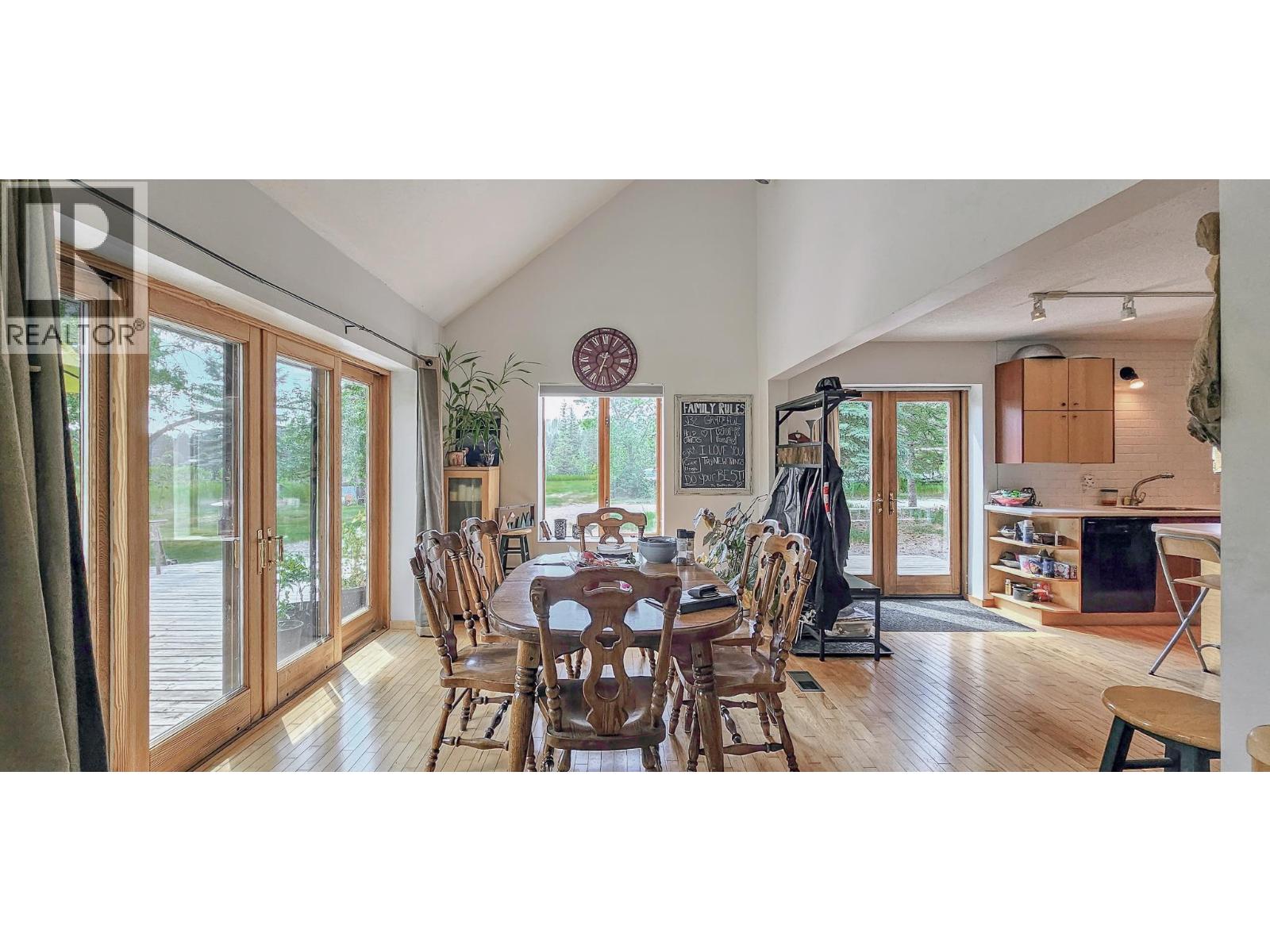 3560 Island Pond Road, Skookumchuck, British Columbia  V0B 2E0 - Photo 16 - 10402688