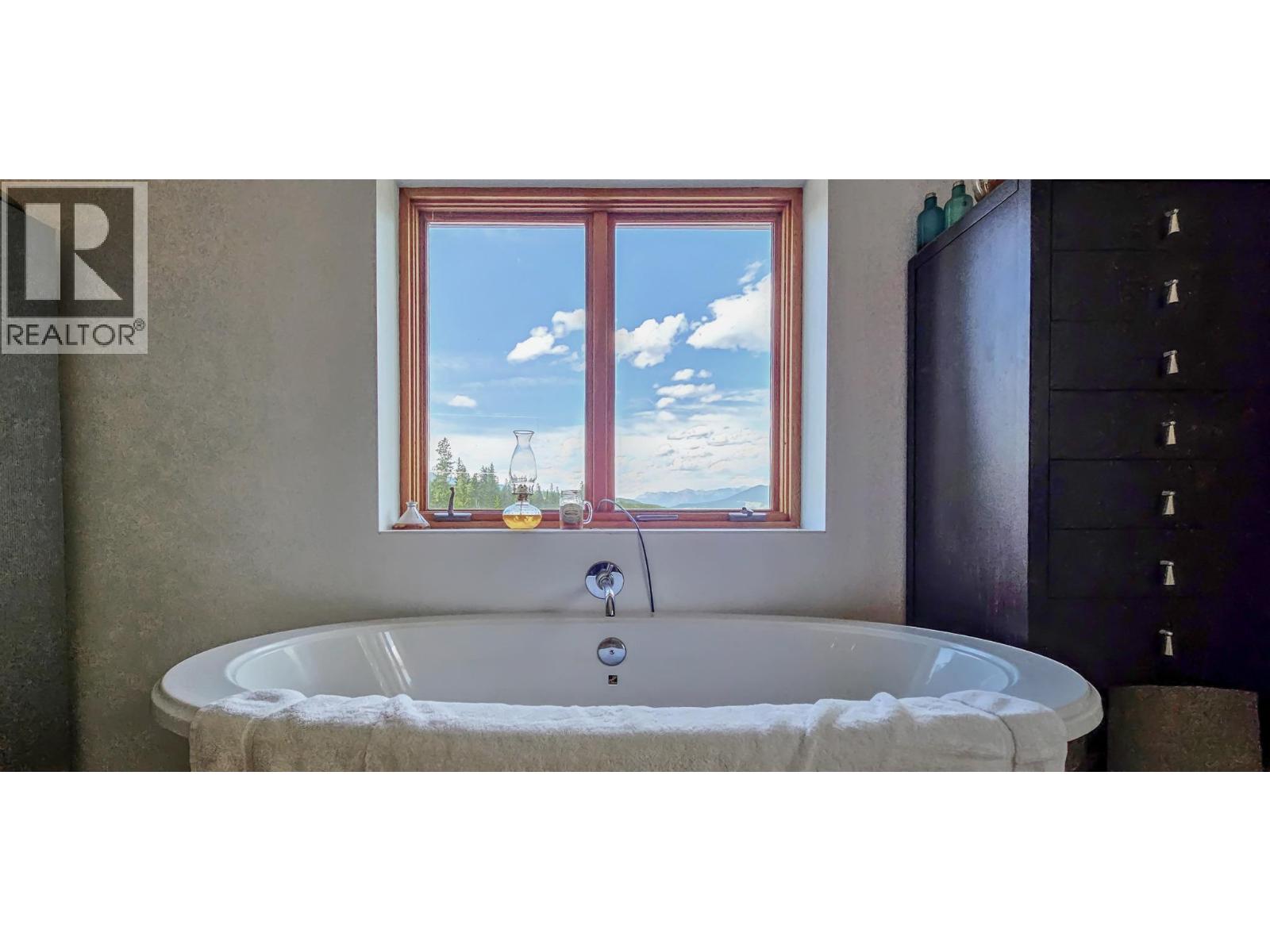 3560 Island Pond Road, Skookumchuck, British Columbia  V0B 2E0 - Photo 30 - 10402688