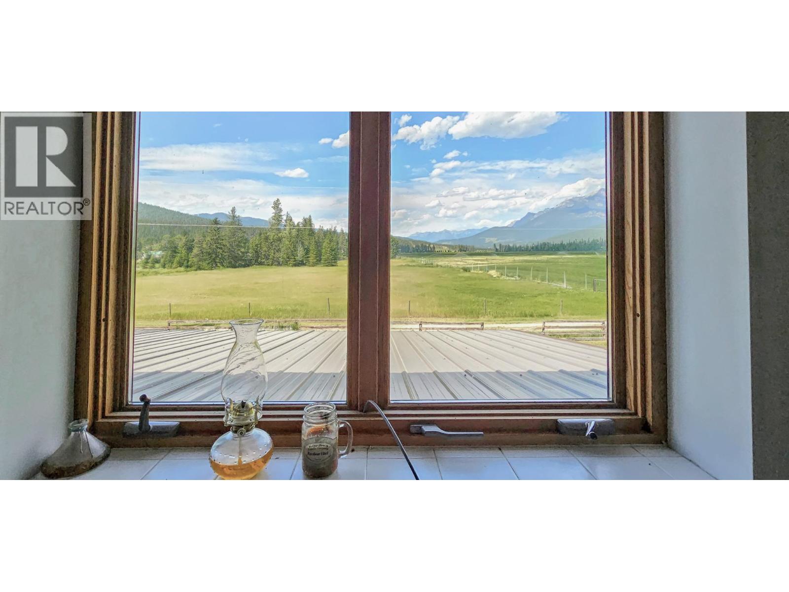 3560 Island Pond Road, Skookumchuck, British Columbia  V0B 2E0 - Photo 31 - 10402688