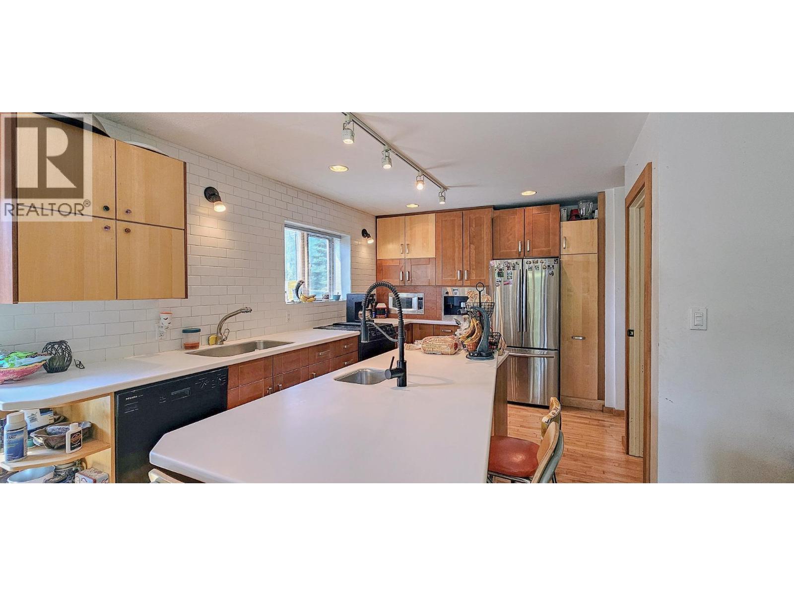 3560 Island Pond Road, Skookumchuck, British Columbia  V0B 2E0 - Photo 5 - 10402688