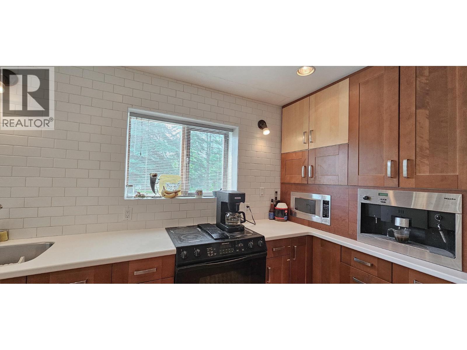 3560 Island Pond Road, Skookumchuck, British Columbia  V0B 2E0 - Photo 9 - 10402688