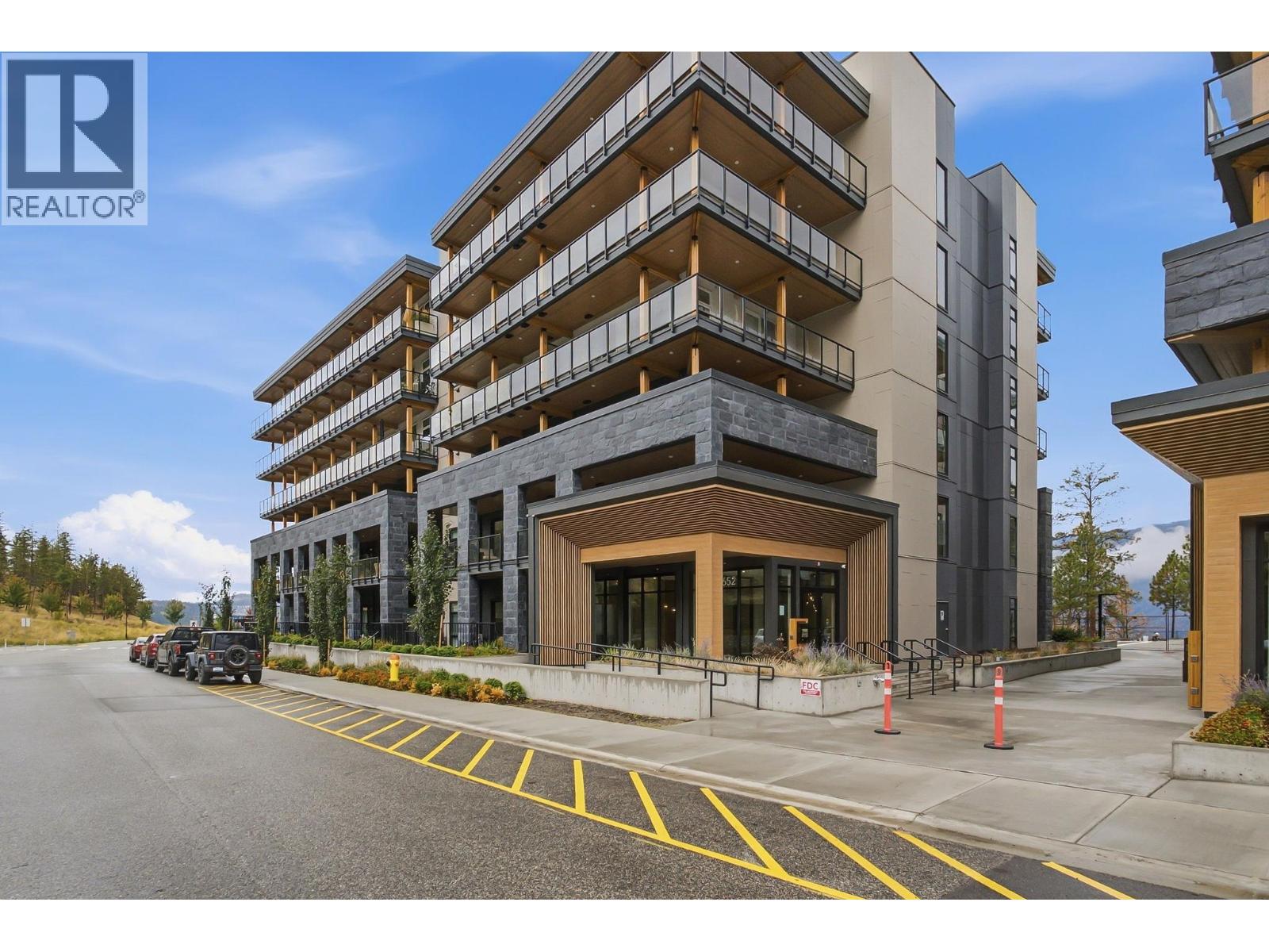 9652 Benchland Drive Unit# 404, Lake Country, British Columbia  V4V 0A4 - Photo 1 - 10402574