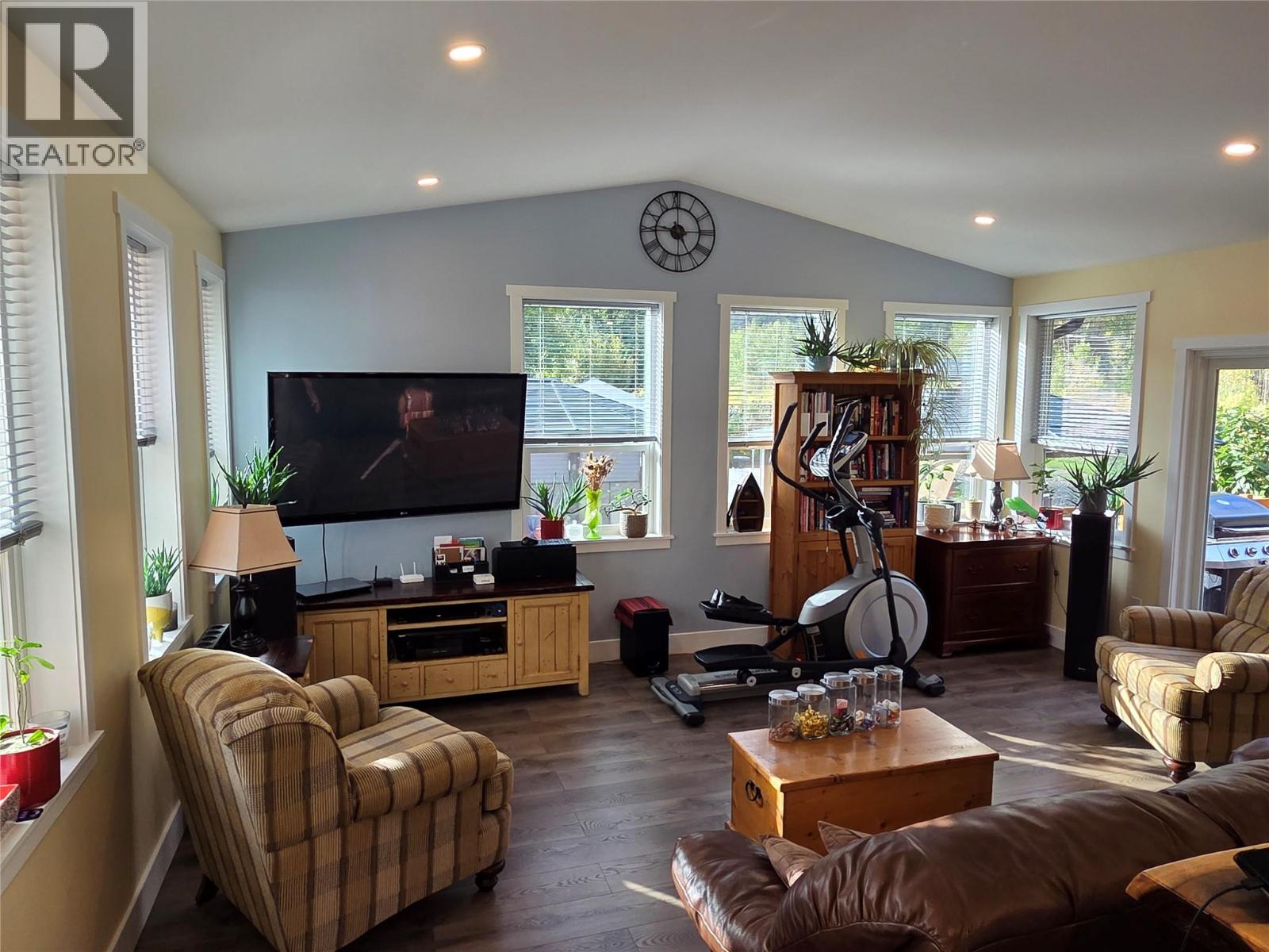 4354 Highway 3 Unit# 30, Keremeos, British Columbia  V0X 1N1 - Photo 11 - 10402813