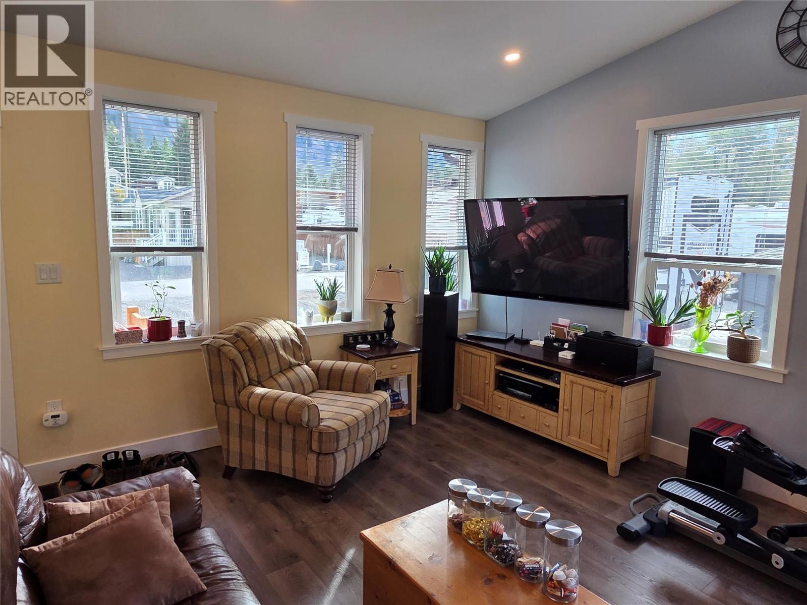 4354 Highway 3 Unit# 30, Keremeos, British Columbia  V0X 1N1 - Photo 13 - 10402813