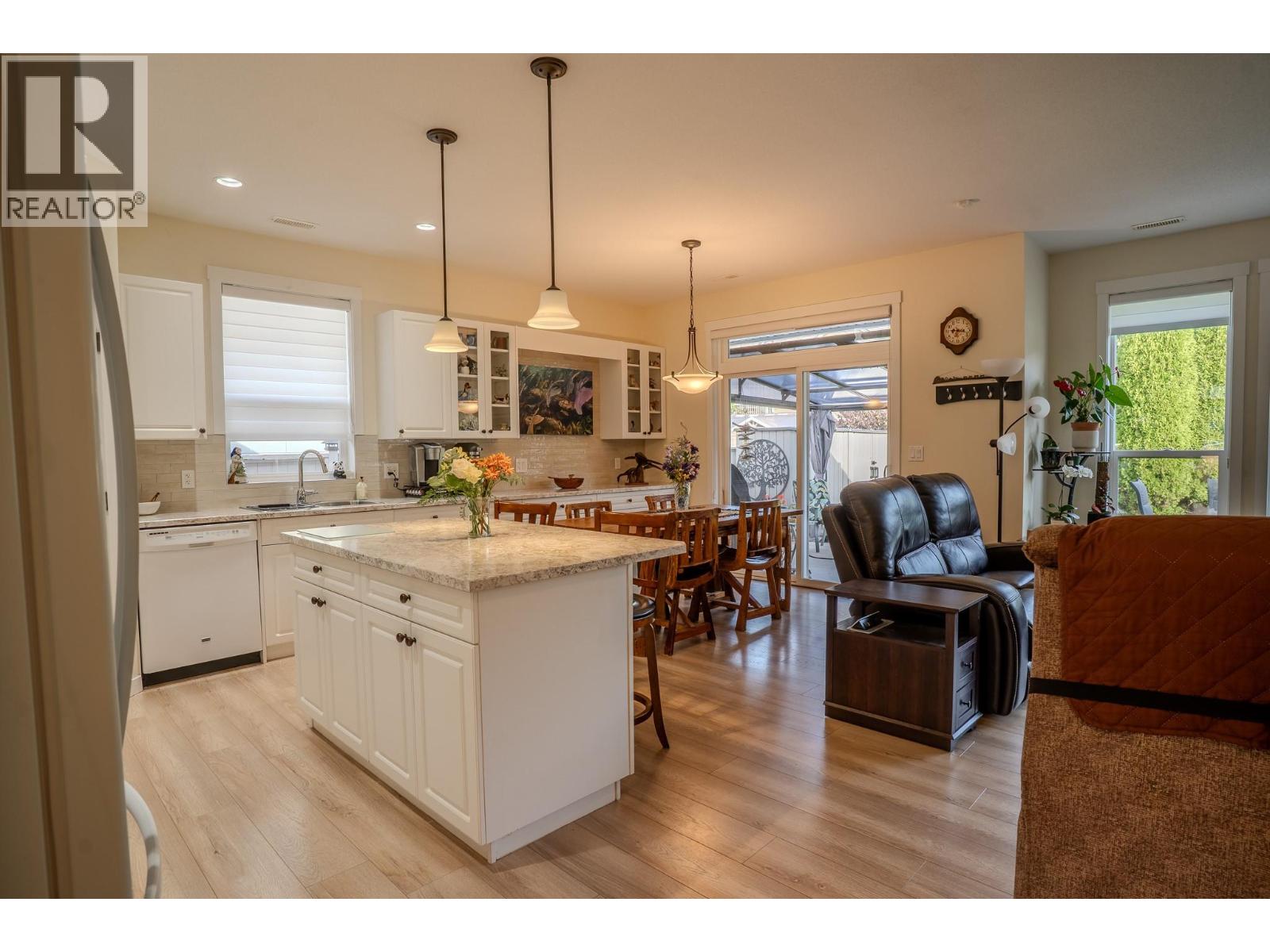2620 Rosewood Avenue, Kamloops, British Columbia  V2B 0C4 - Photo 8 - 10402676