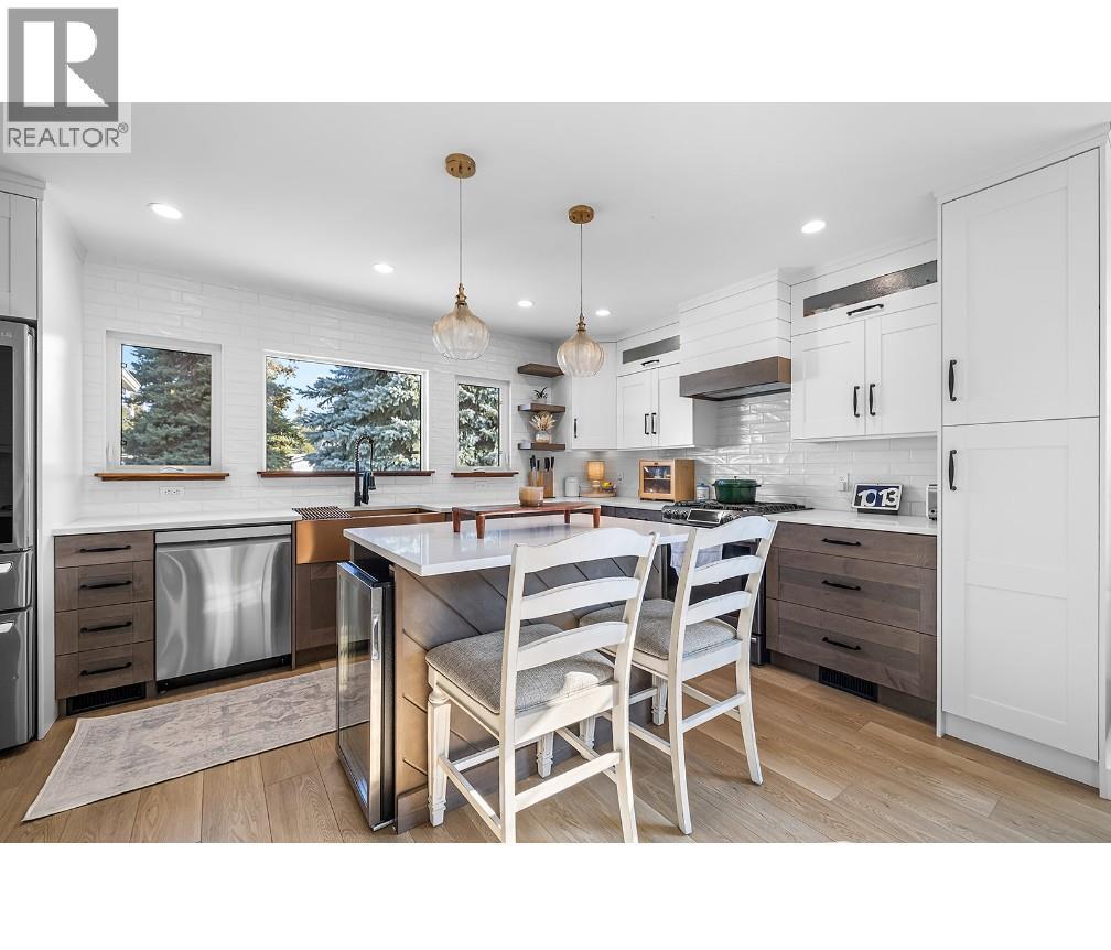 411 12th Street S, Cranbrook, British Columbia  V1C 1W3 - Photo 1 - 10402818